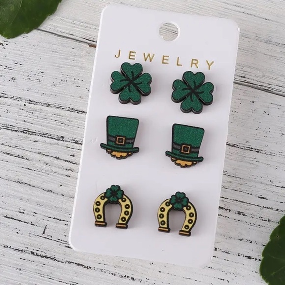 3 Pairs St Patrick's Day NIP Hats Clover Horseshoe Wooden Stud Post Earrings - Picture 3 of 5
